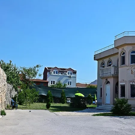 Frühstückspension Montenegro 2*